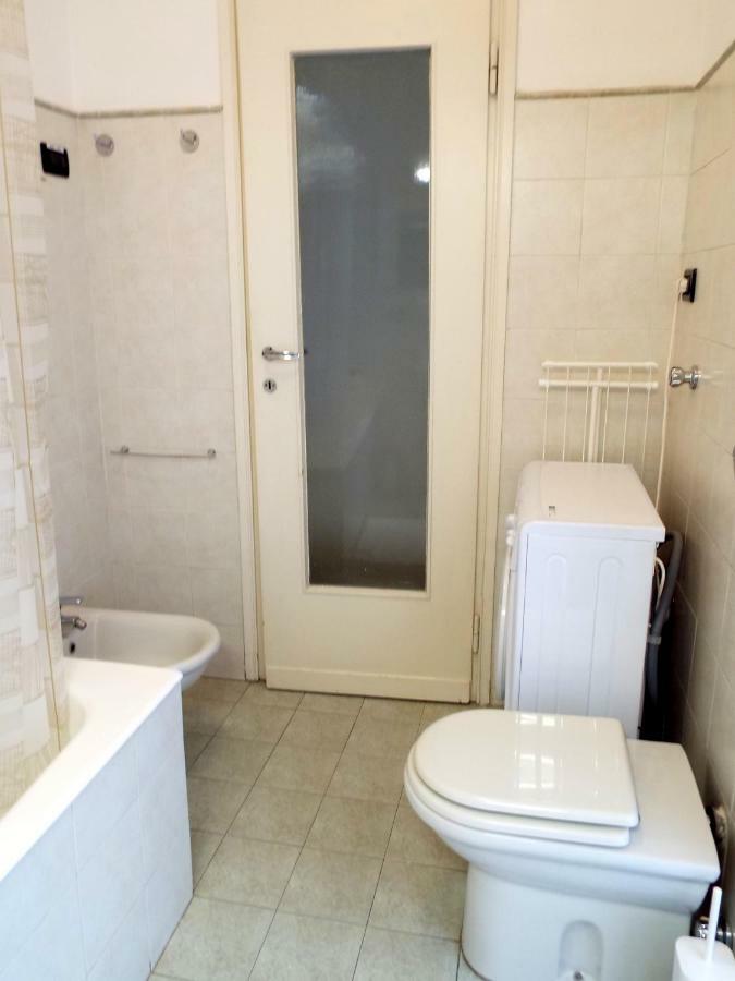 Lacaralele Apartment Milan Exterior photo